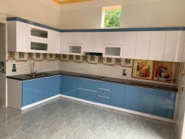 Tủ bếp Picomat cánh Acrylic màu xanh dương